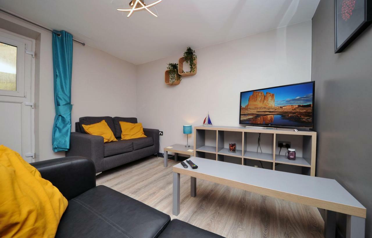 Stone'S Throw City Centre - Tv In Every Bedroom! Swansea Eksteriør billede