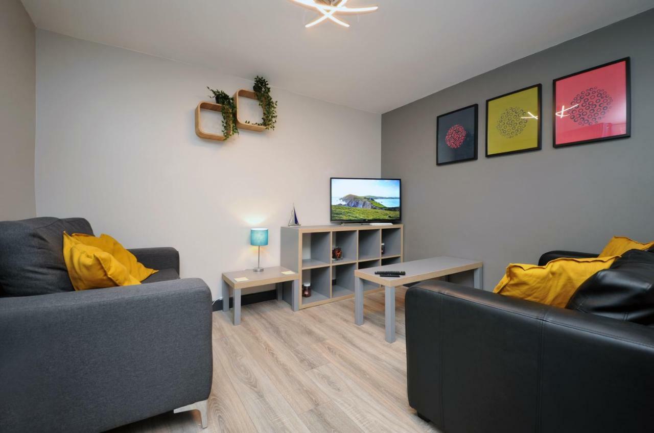 Stone'S Throw City Centre - Tv In Every Bedroom! Swansea Eksteriør billede