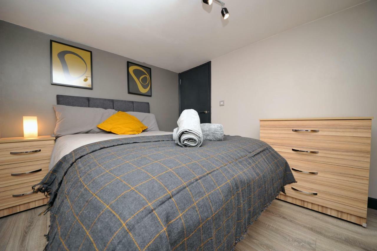 Stone'S Throw City Centre - Tv In Every Bedroom! Swansea Eksteriør billede