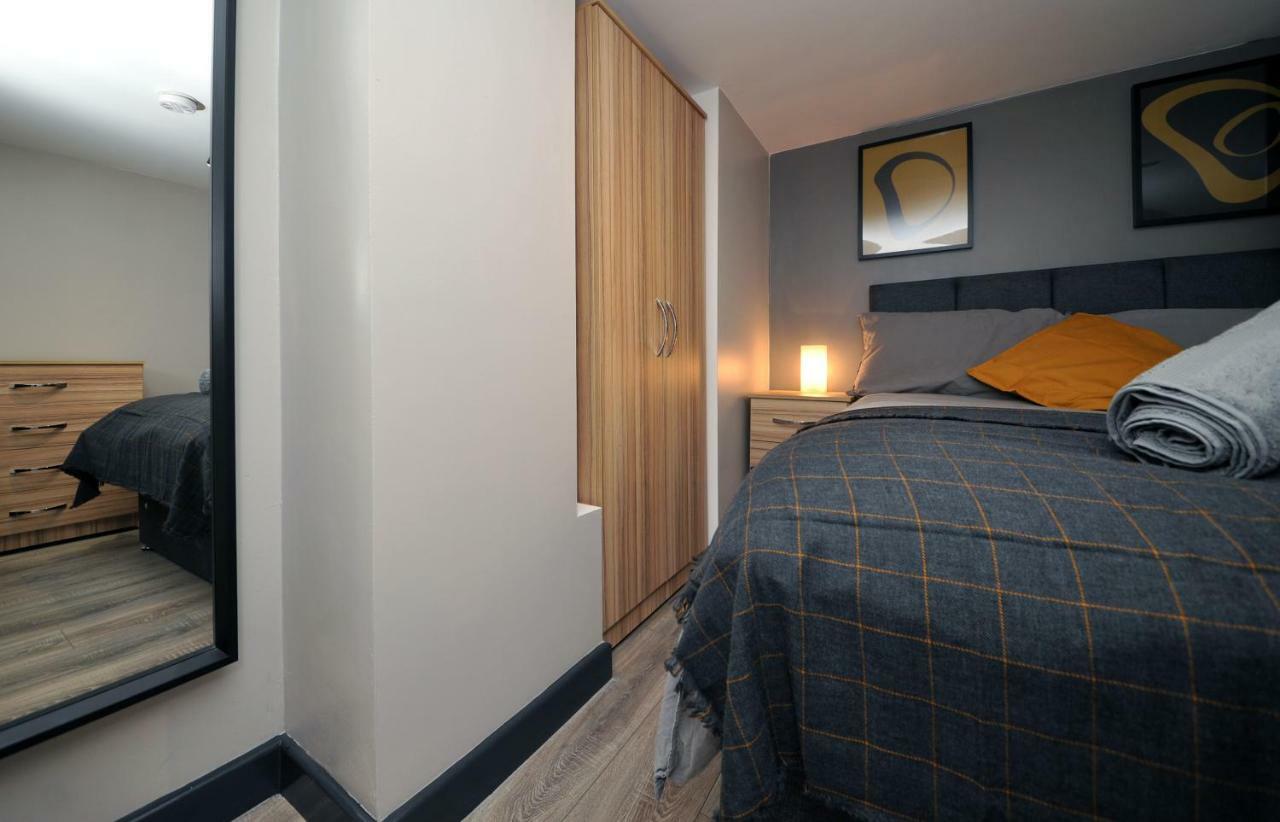 Stone'S Throw City Centre - Tv In Every Bedroom! Swansea Eksteriør billede