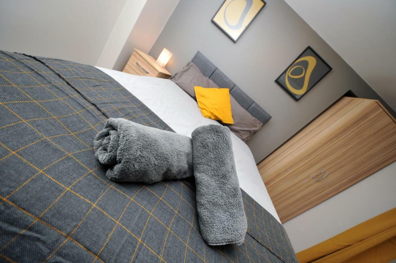 Stone'S Throw City Centre - Tv In Every Bedroom! Swansea Eksteriør billede