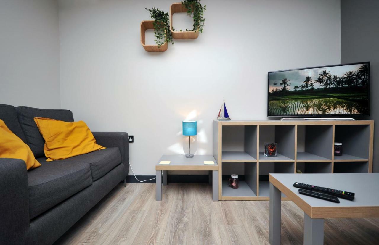 Stone'S Throw City Centre - Tv In Every Bedroom! Swansea Eksteriør billede