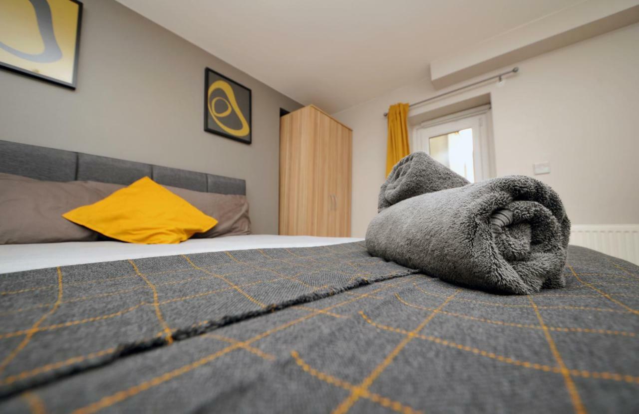 Stone'S Throw City Centre - Tv In Every Bedroom! Swansea Eksteriør billede