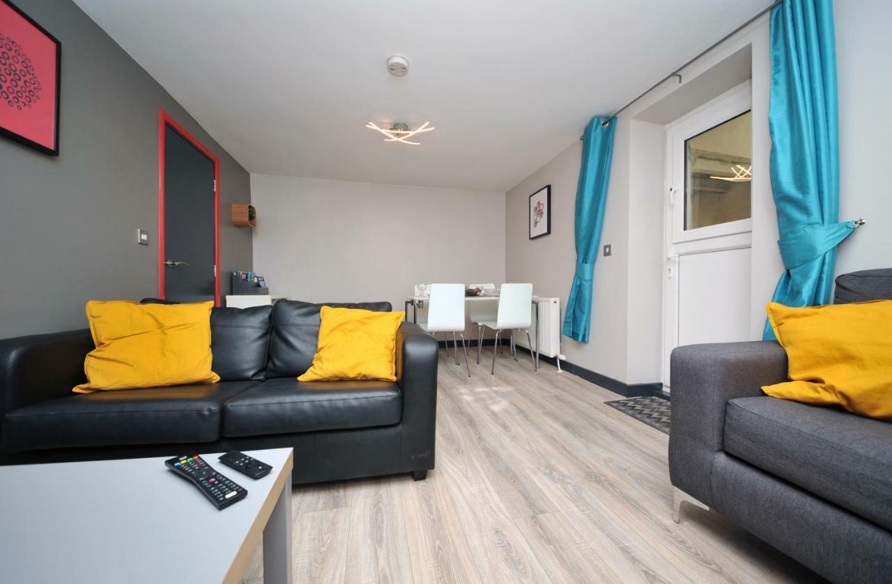 Stone'S Throw City Centre - Tv In Every Bedroom! Swansea Eksteriør billede